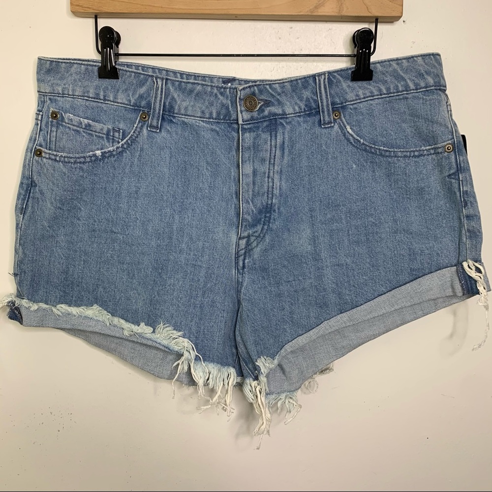 5/$25 Volcom denim shorts
